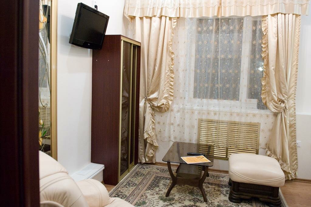 Гостиница У двух львов Киров-68