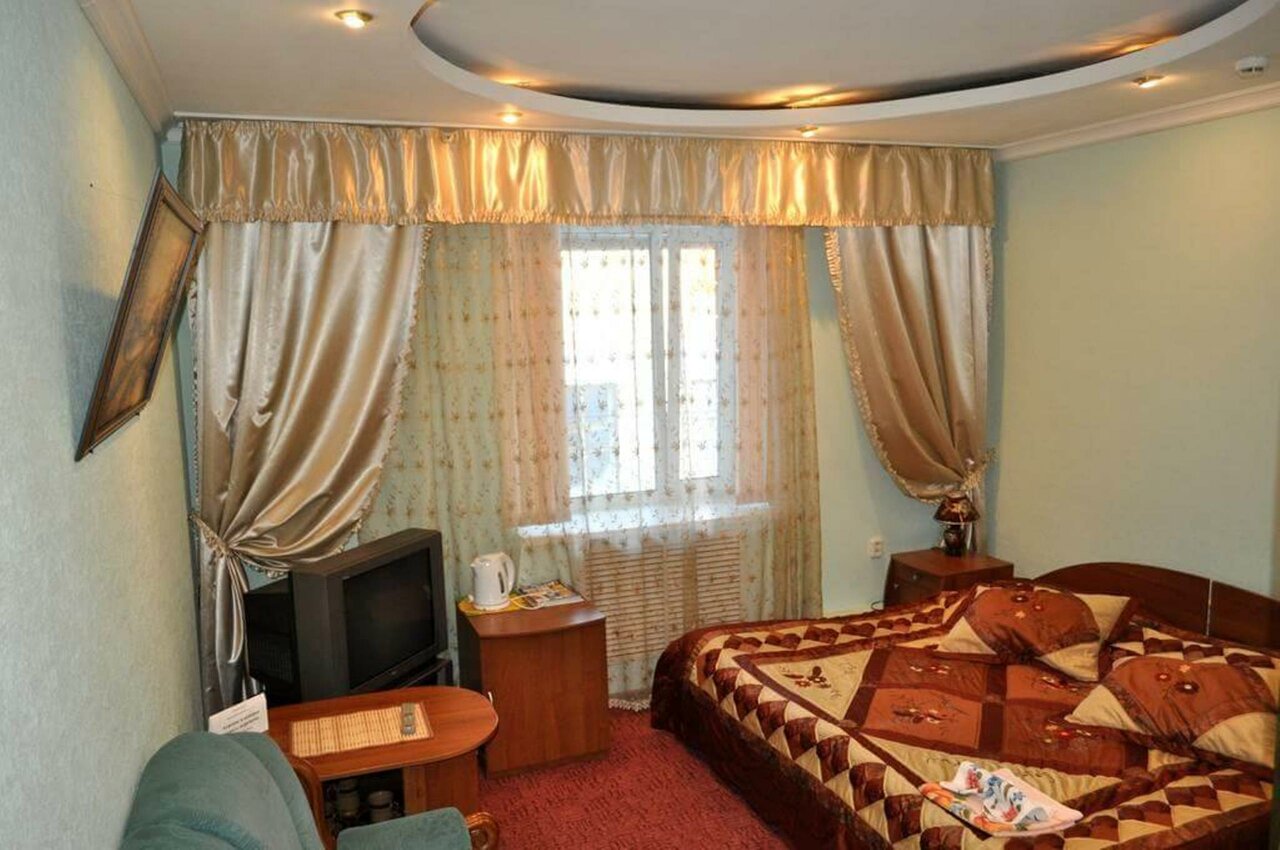 Гостиница У двух львов Киров-130