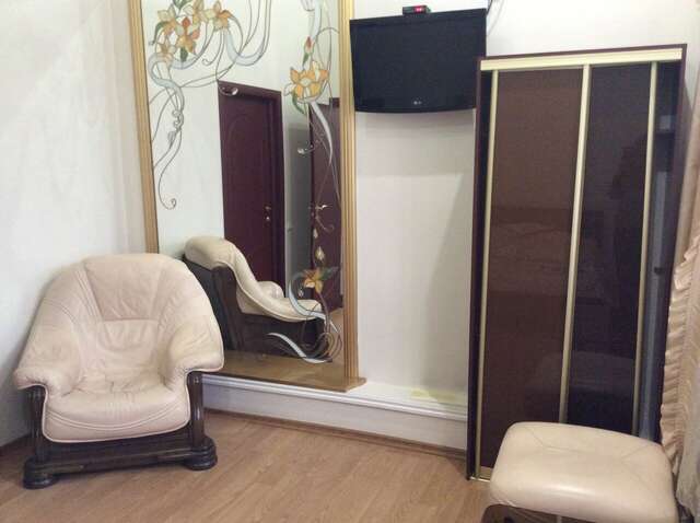 Гостиница У двух львов Киров-98