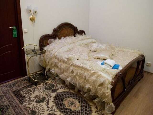 Гостиница У двух львов Киров-88