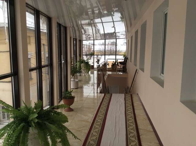 Гостиница У двух львов Киров-48