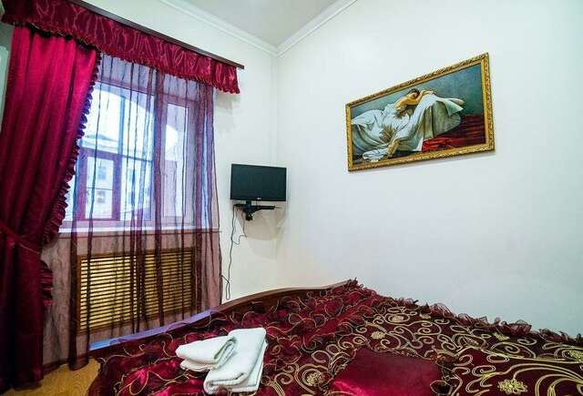 Гостиница У двух львов Киров-82