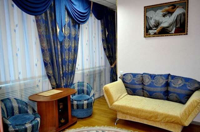 Гостиница У двух львов Киров-21