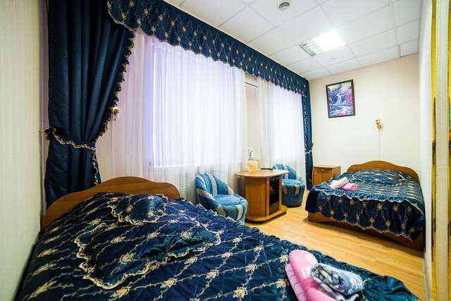 Гостиница У двух львов Киров-97