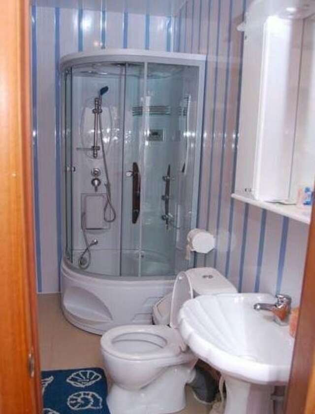 Гостиница У двух львов Киров-131