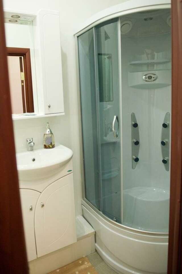 Гостиница У двух львов Киров-135