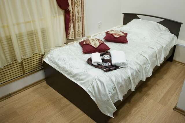 Гостиница У двух львов Киров-70