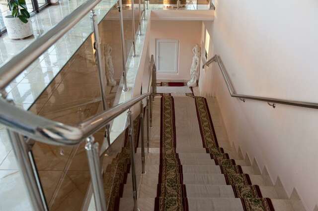 Гостиница У двух львов Киров-45