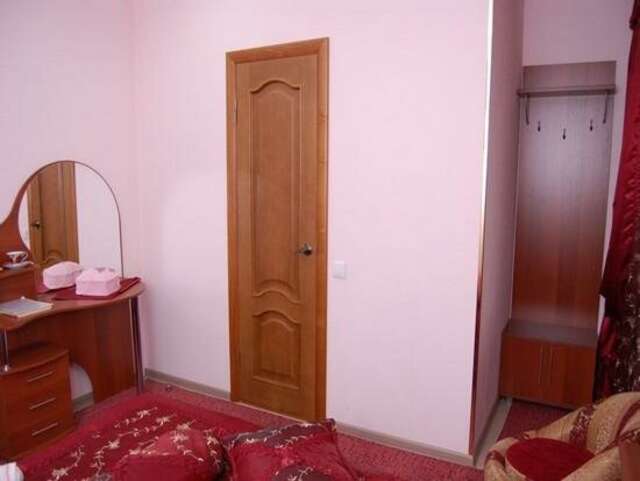 Гостиница У двух львов Киров-142