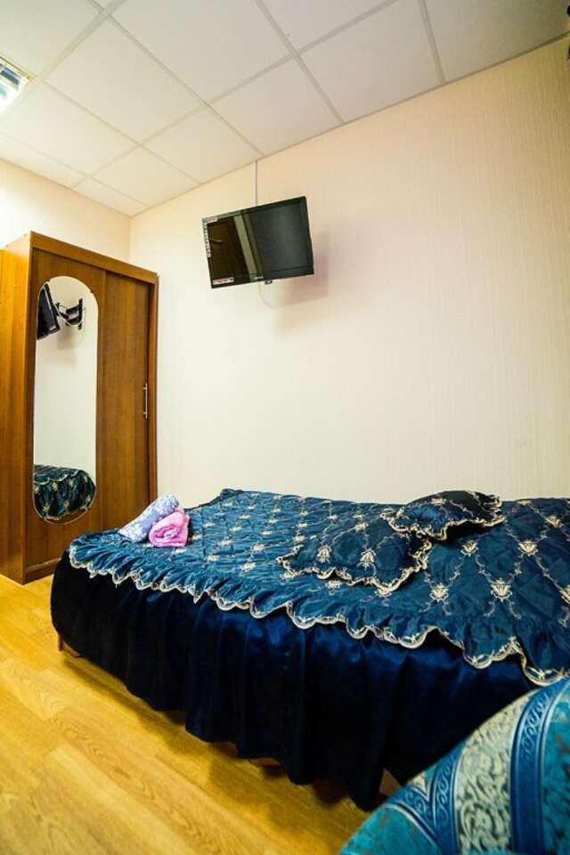 Гостиница У двух львов Киров-92