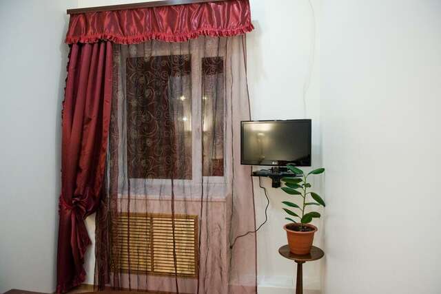 Гостиница У двух львов Киров-137