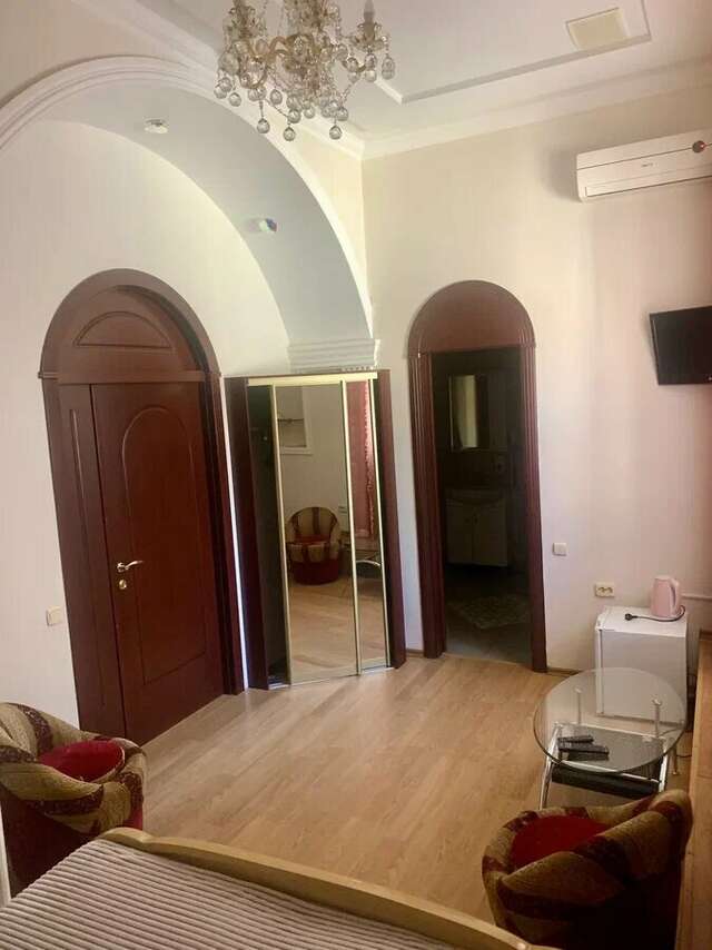 Гостиница У двух львов Киров-32