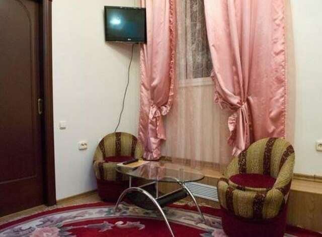 Гостиница У двух львов Киров-127